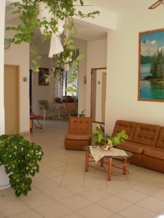 Pension Gina Méthana Exterior foto